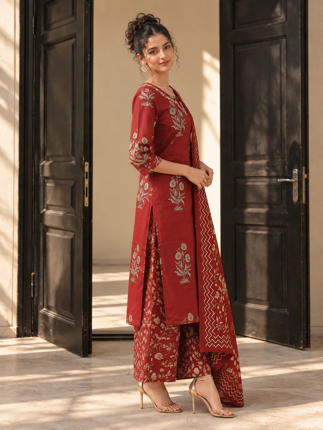 Red Embroidered Neck Floral Buta Kurta Set with Printed Dupatta in Cotton
