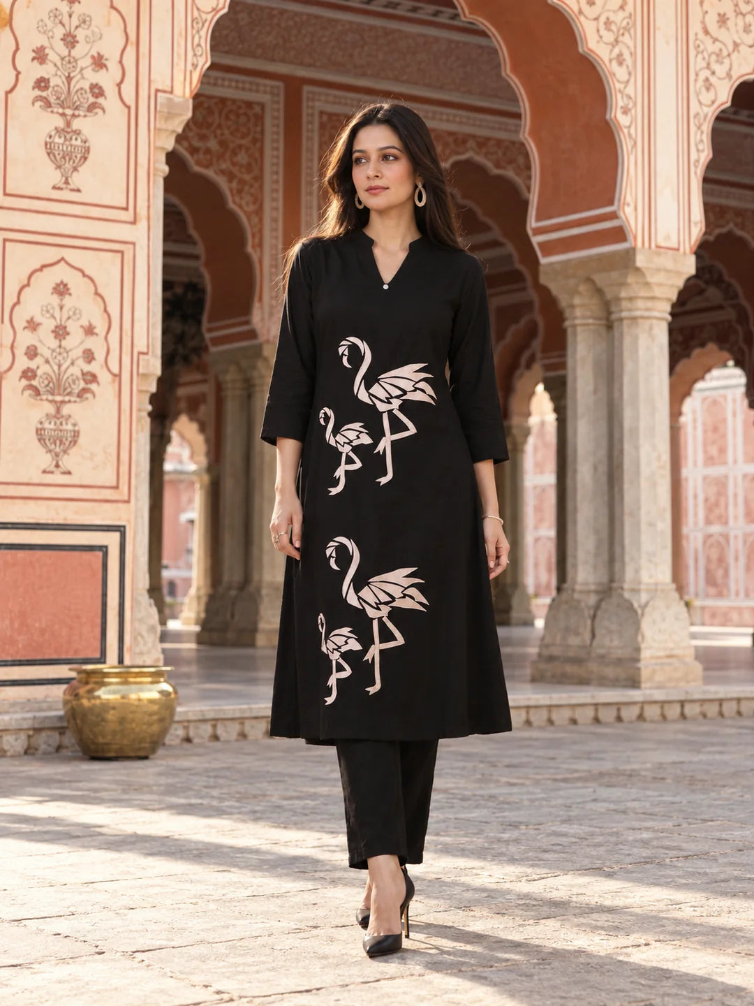 SunlitPalaceCourtyardFashionPortrait_result_6f5478de-ae2e-431e-83f2-c3ad645ef886.webp