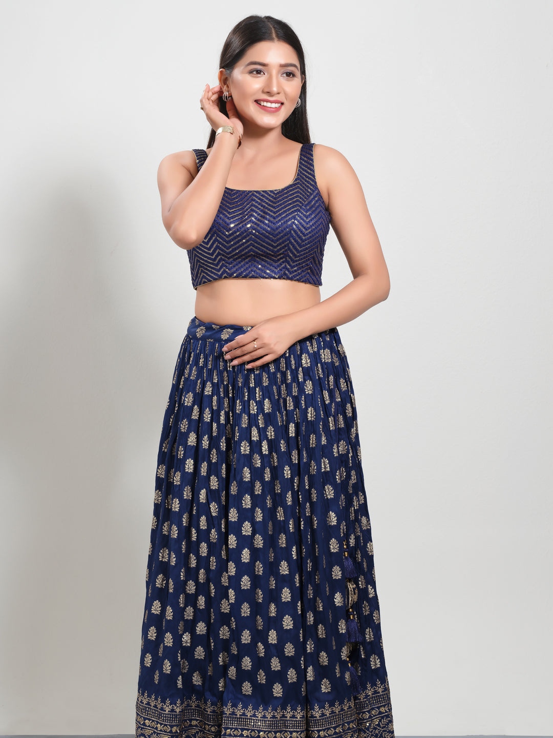 Sequence Zig Zah Thread Round Neck Blouise