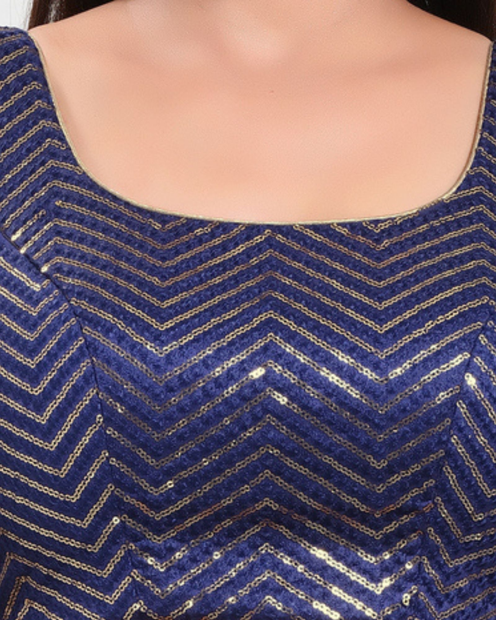 Sequence Zig Zah Thread Round Neck Blouise