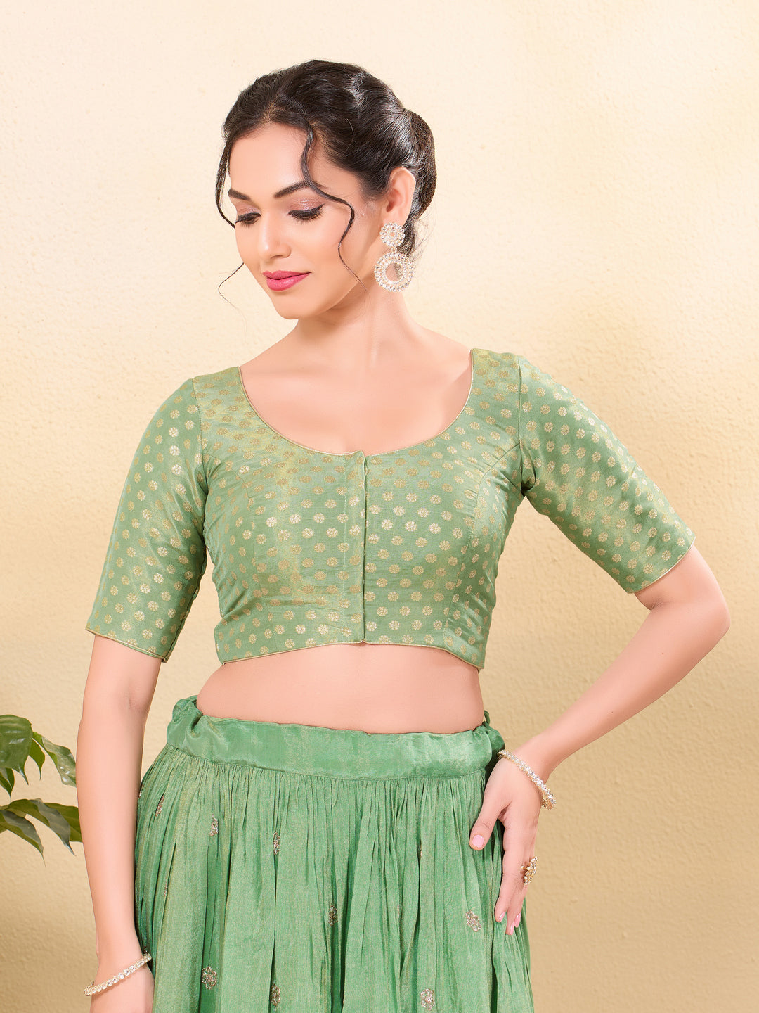 Tissue Butti Front Open Round Neck Blouse