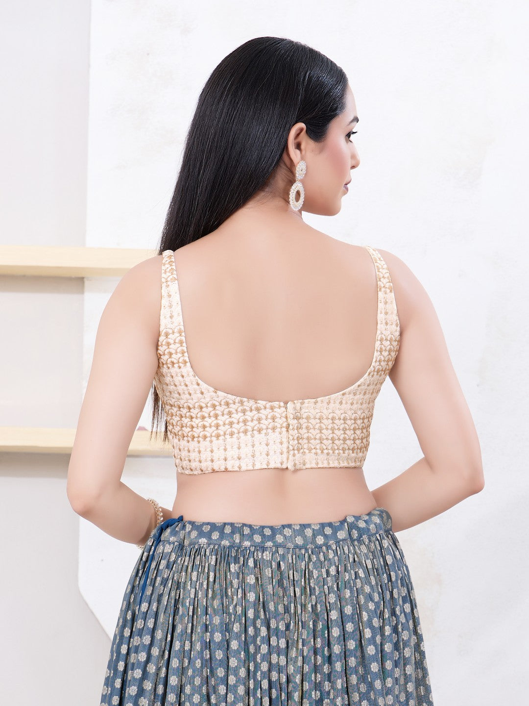 Shifli Round Neck Sleeveless Blouse