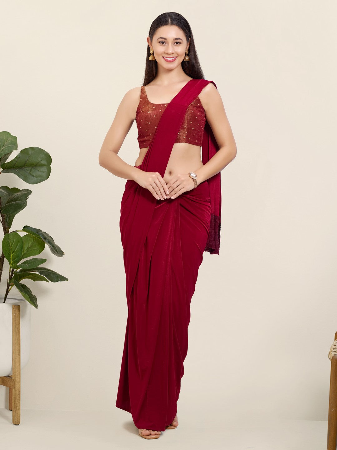 Sleeveless Tissue Butti Round Neck Blouse