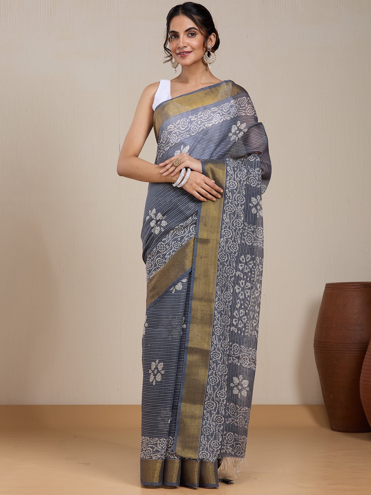 Vervee Couture Grey White Floral Silk Blend Saree with Semi Stitched Blouse | EKA