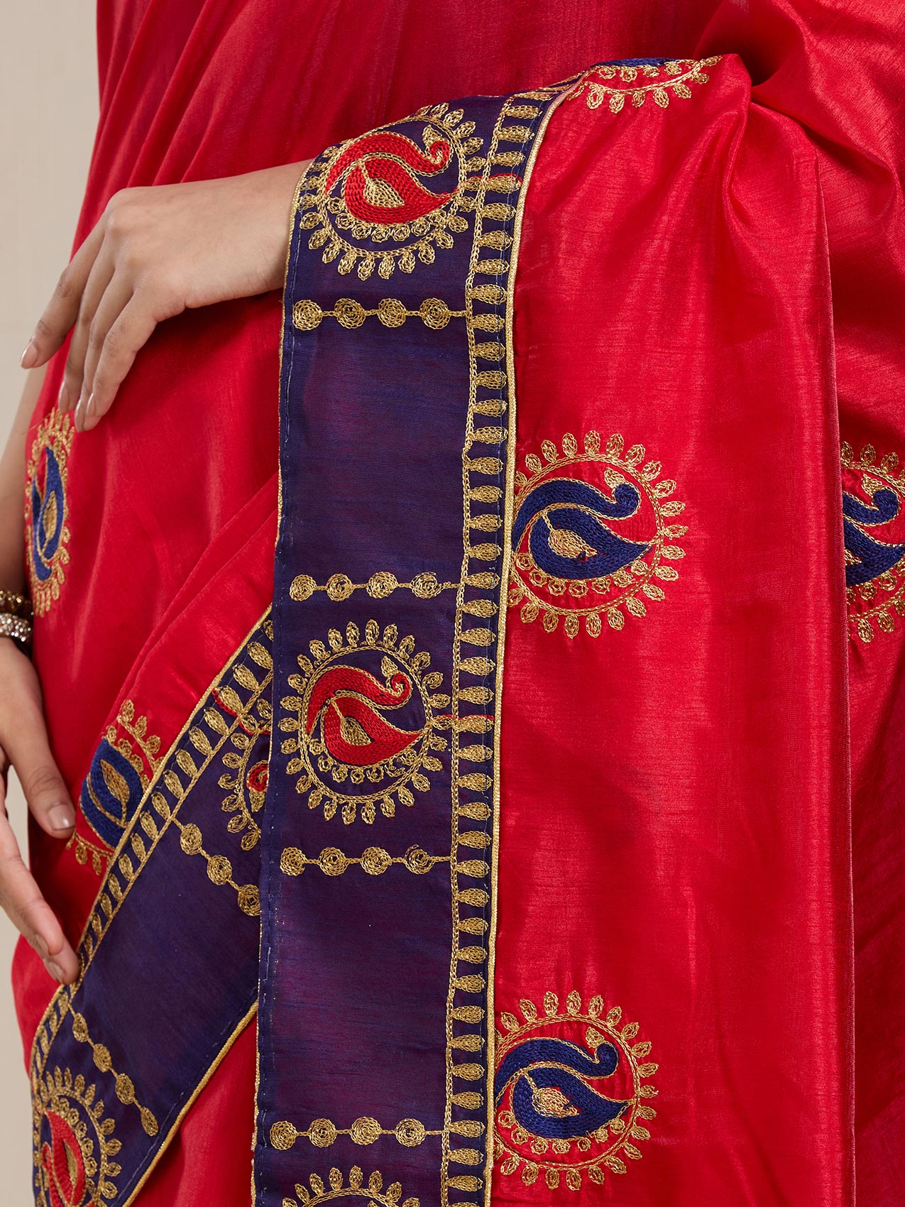 Vervee Couture Red Purple Woven Silk Blend Saree with Zari Border | EKA