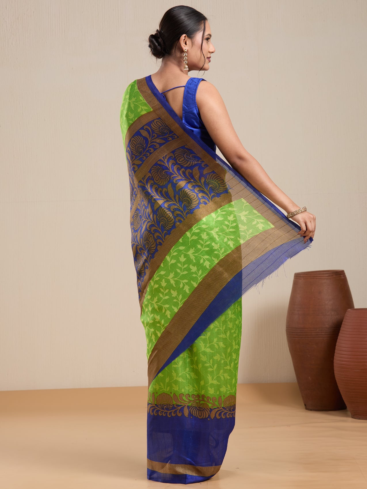 Vervee Couture Green Woven Poly Georgette Saree with Semi Stitched Blouse | EKA