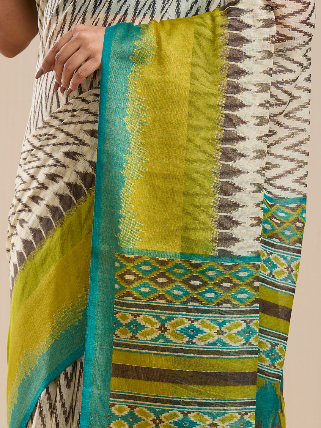 Vervee Couture Cream Silk Blend Saree with Semi Stitched Blouse | EKA
