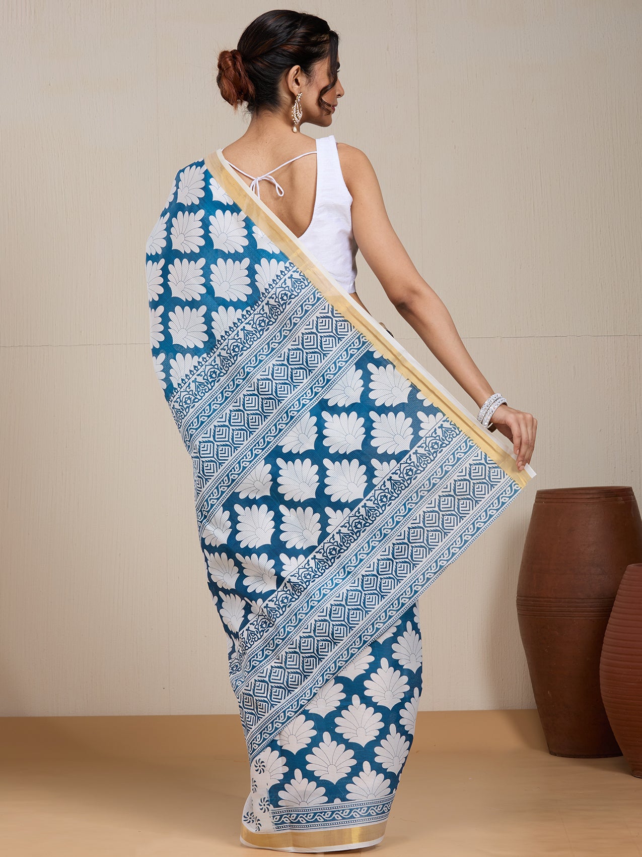 Vervee Couture Teal White Printed Silk Blend Saree | EKA