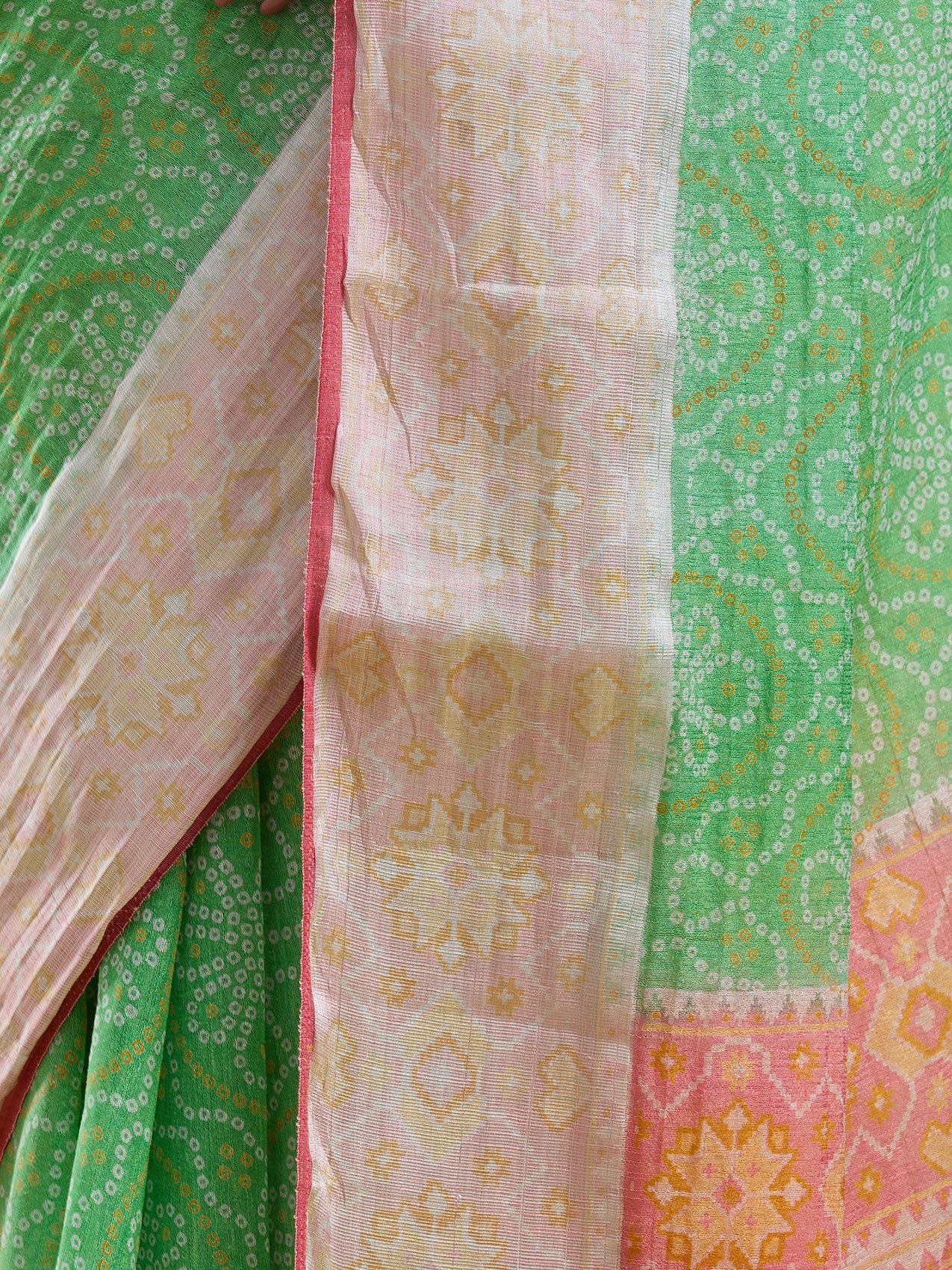 Vervee Couture Green Woven Poly Georgette Saree with Semi Stitched Blouse | EKA