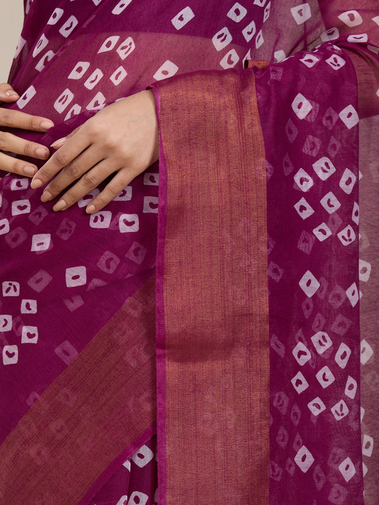 Vervee Couture Magenta White Bandhani Silk Blend Saree | EKA