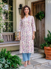 Lavender Lace Detailed Floral Pleated Kurti in Cotton Cambric