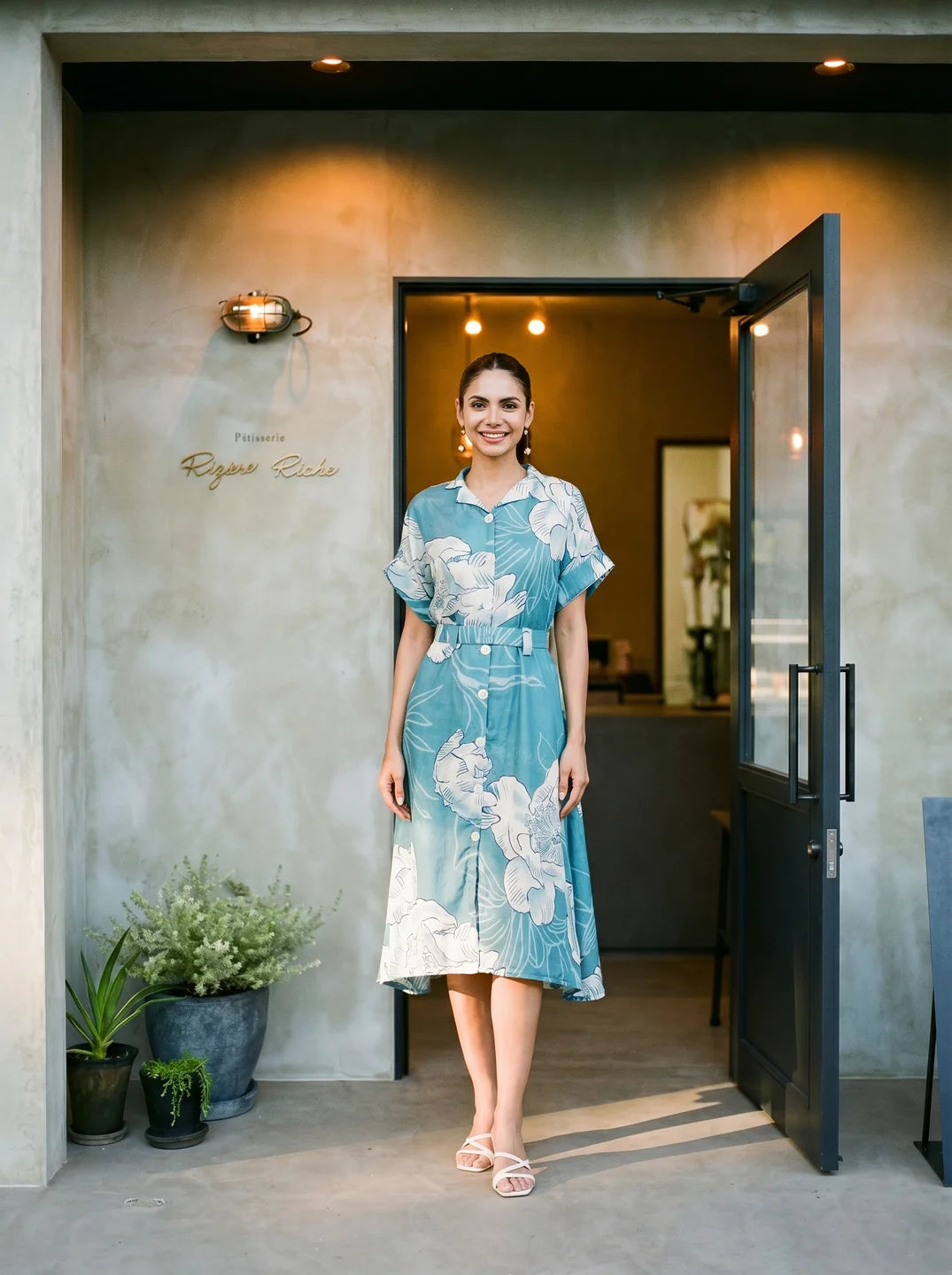 Blue Abstract Printed bold flower motif Muslin Midi Dress