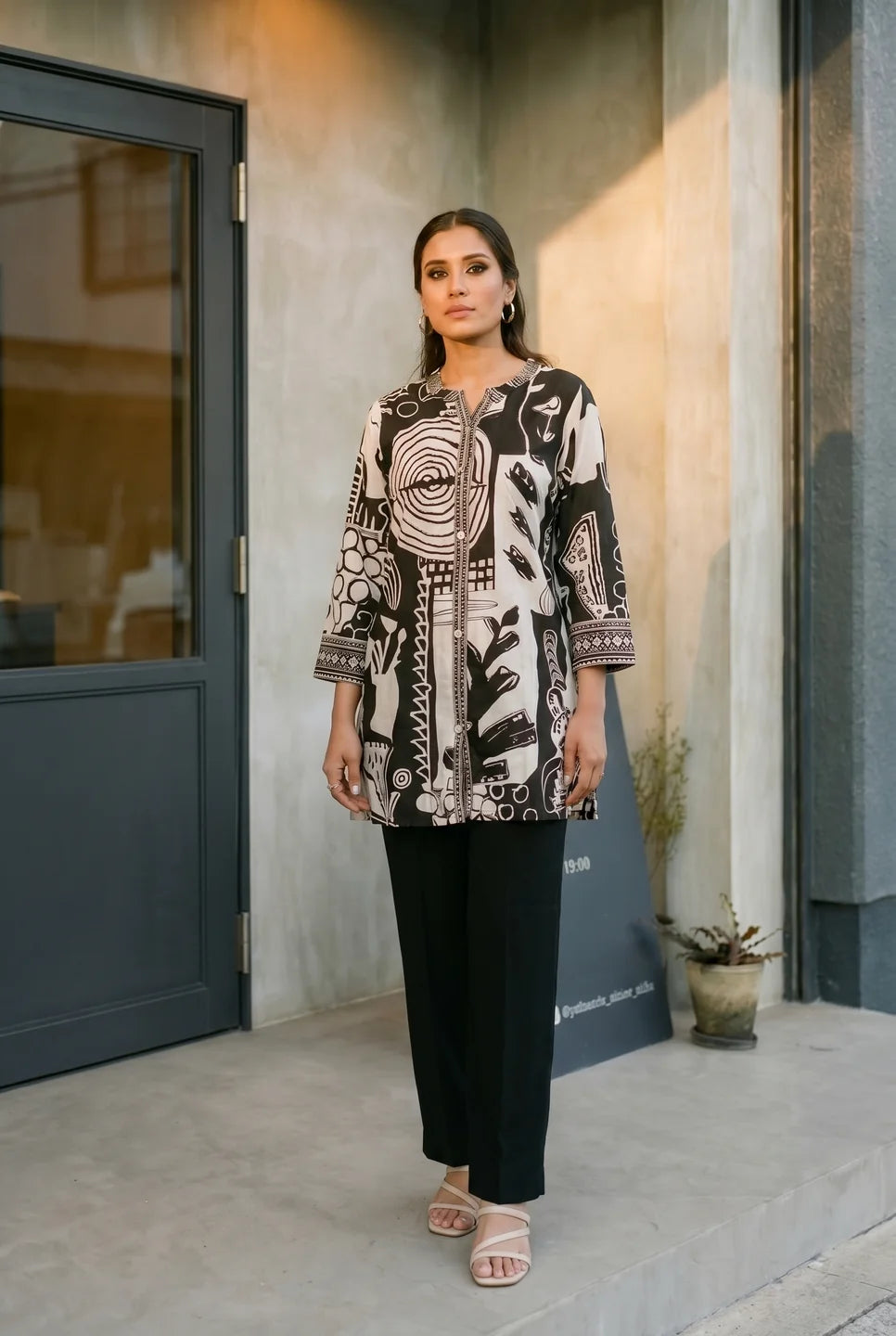 Black & White Abstract Printed Muslin Tunic