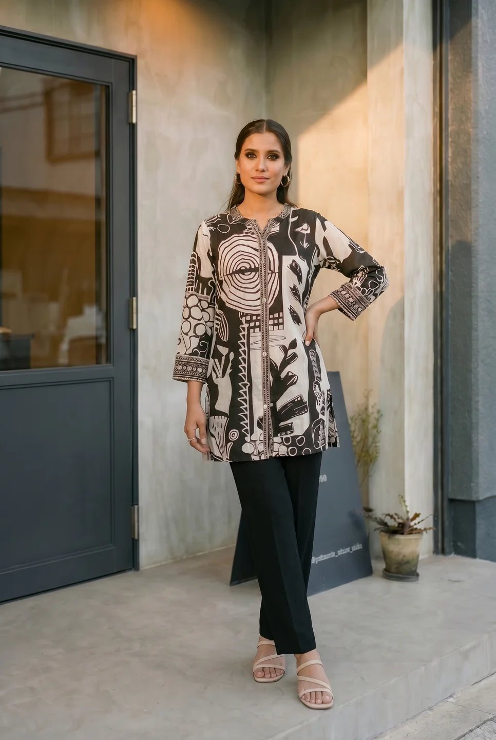 Black & White Abstract Printed Muslin Tunic