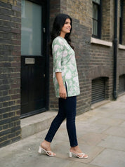 Green & White Leaf Print Pintuck Short Kurti