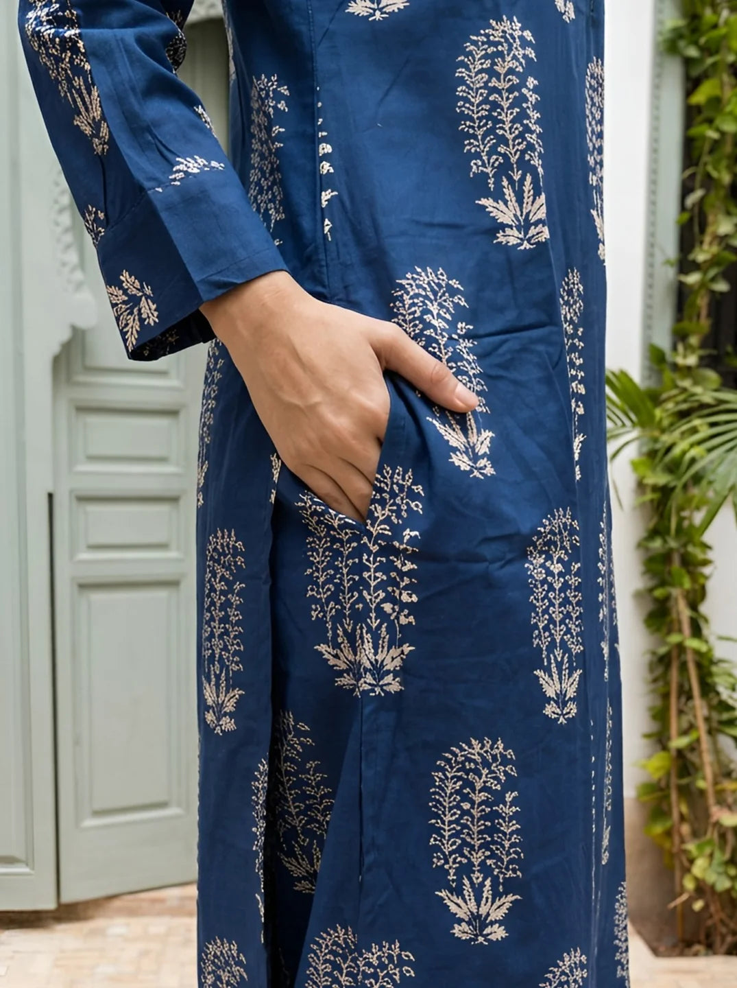Dark Blue Floral Buta Print Kurta Set in Cotton