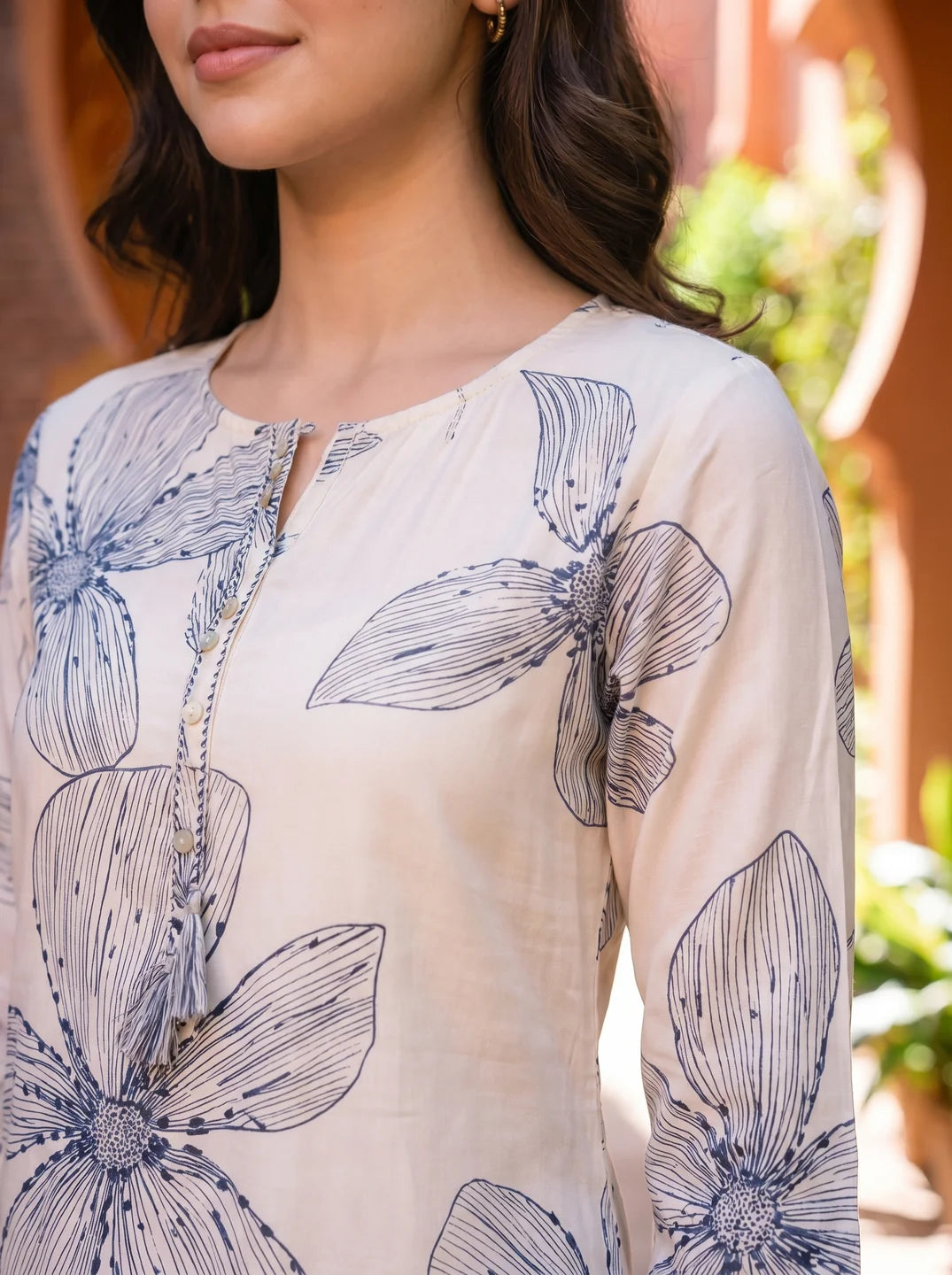 Monochrome Leaf Motif Embroidered Rayon Kurta Set