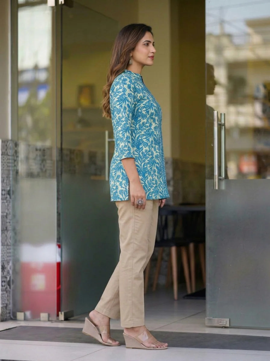Blue Floral Print Short Kurti in Cotton Cambric
